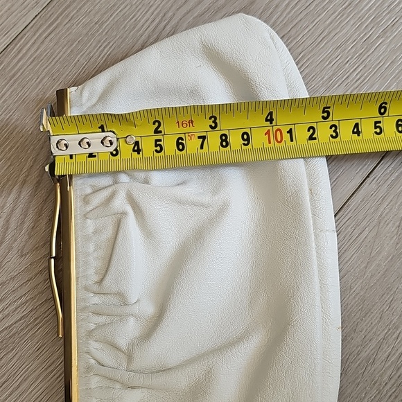 Vintage White Leather Kiss Lock Small Clutch Wallet - Picture 12 of 13